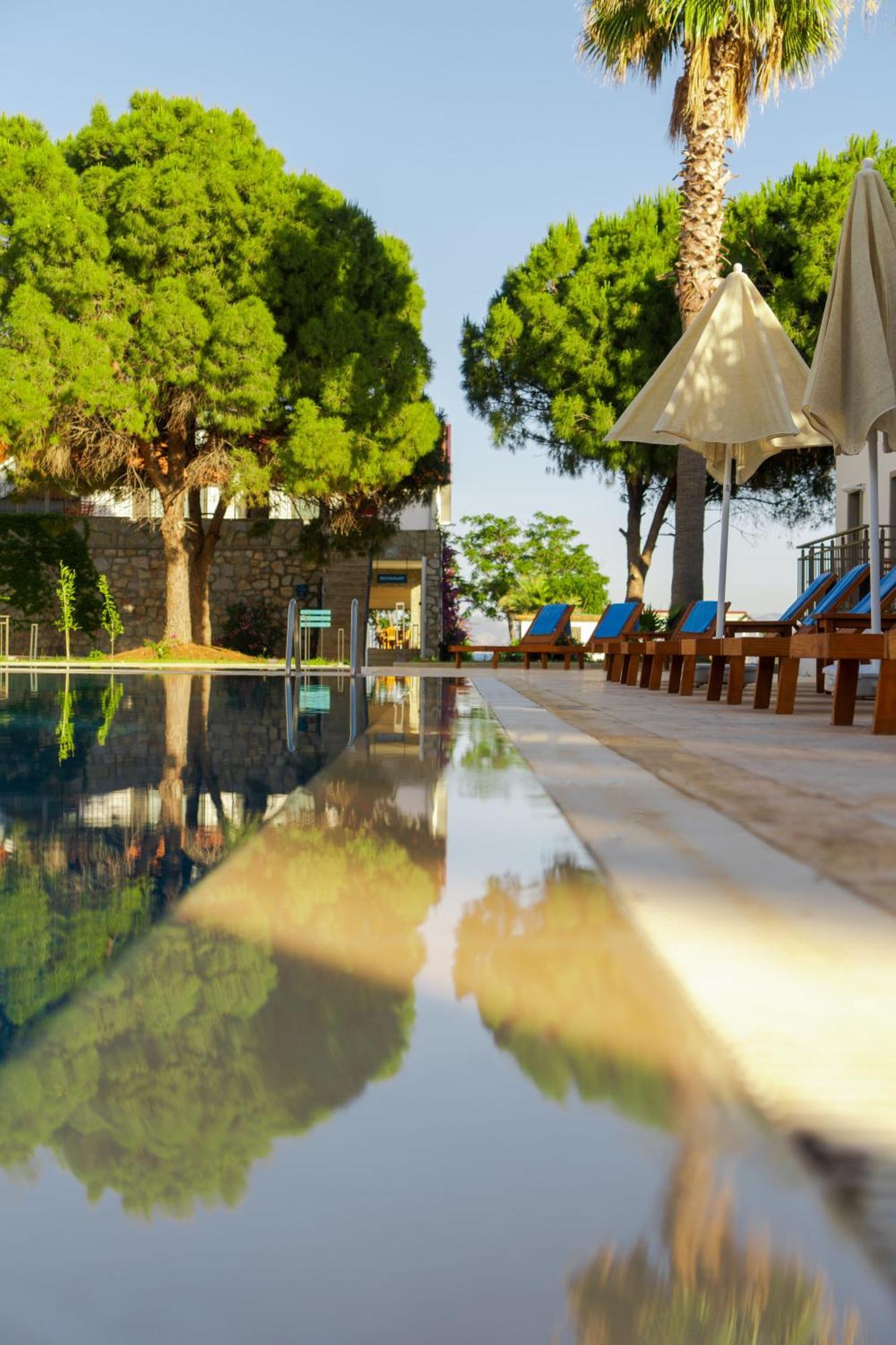 Feri Surf Club Hotel Datca Exterior photo